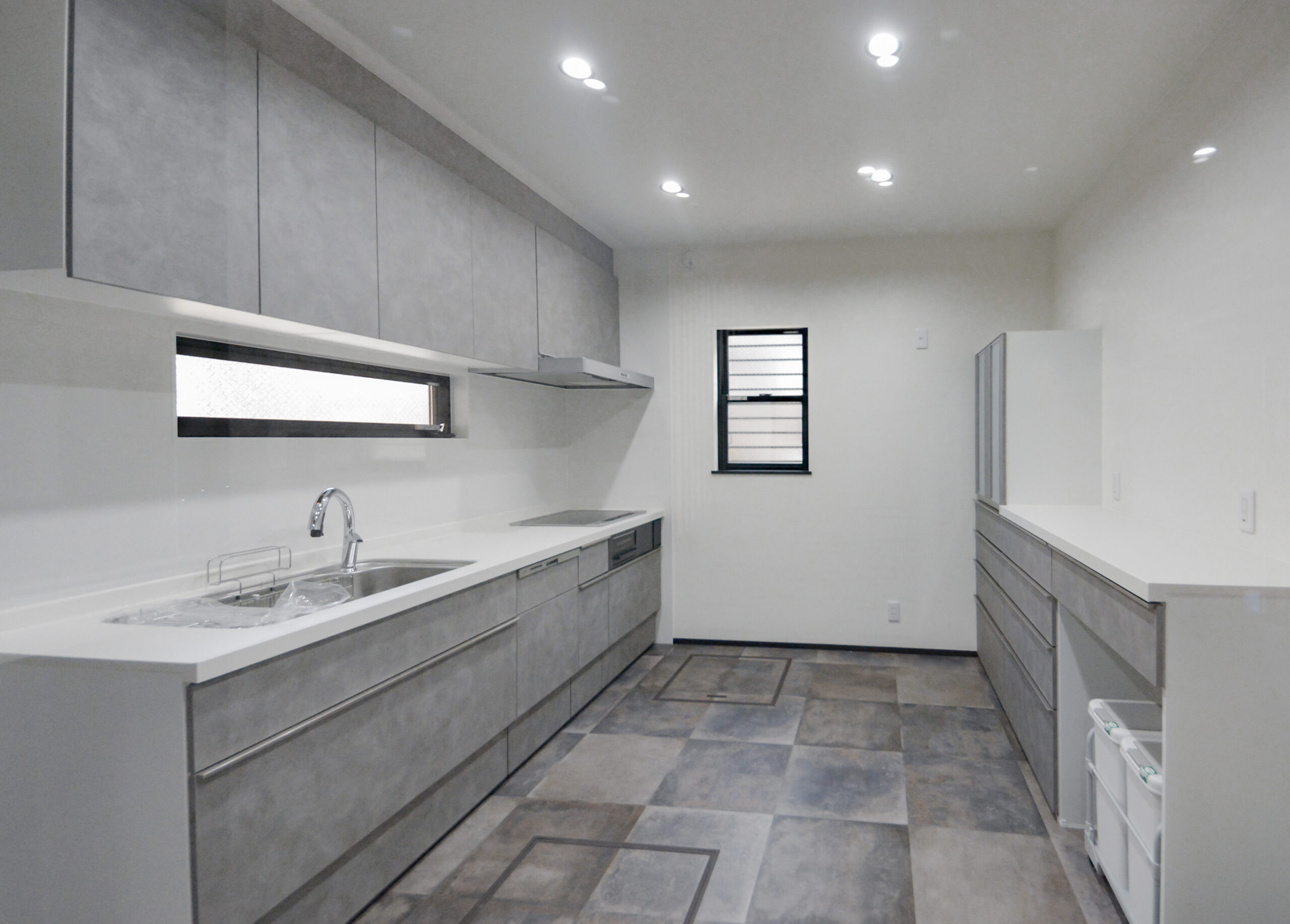 【キッチン】
ゆったりとしたキッチンスペース。