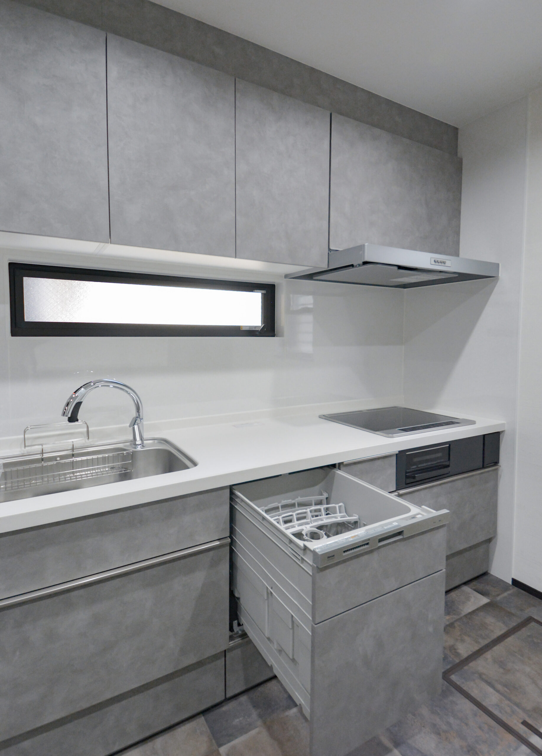 【食器洗浄乾燥機】