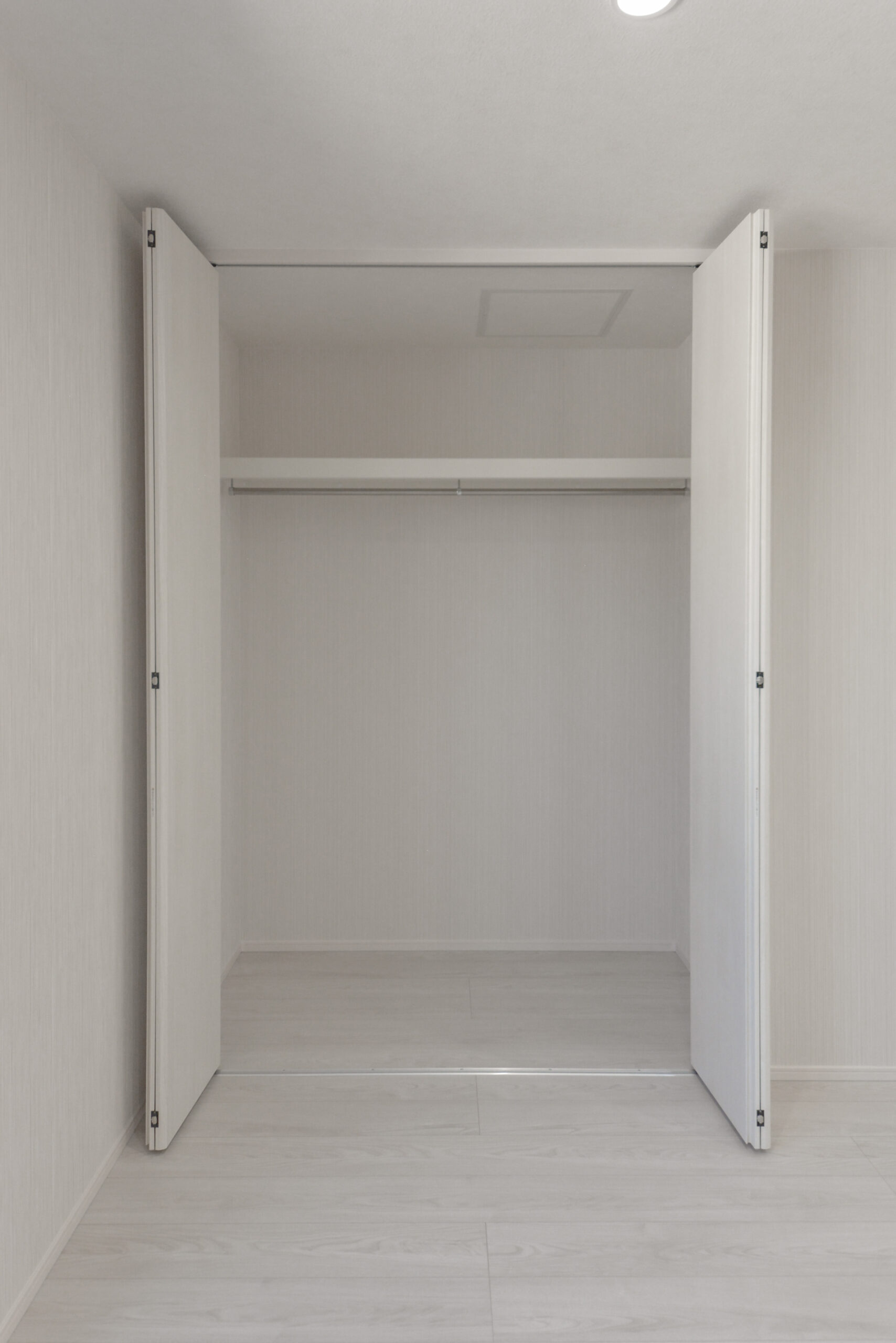 【3階洋室①の収納】