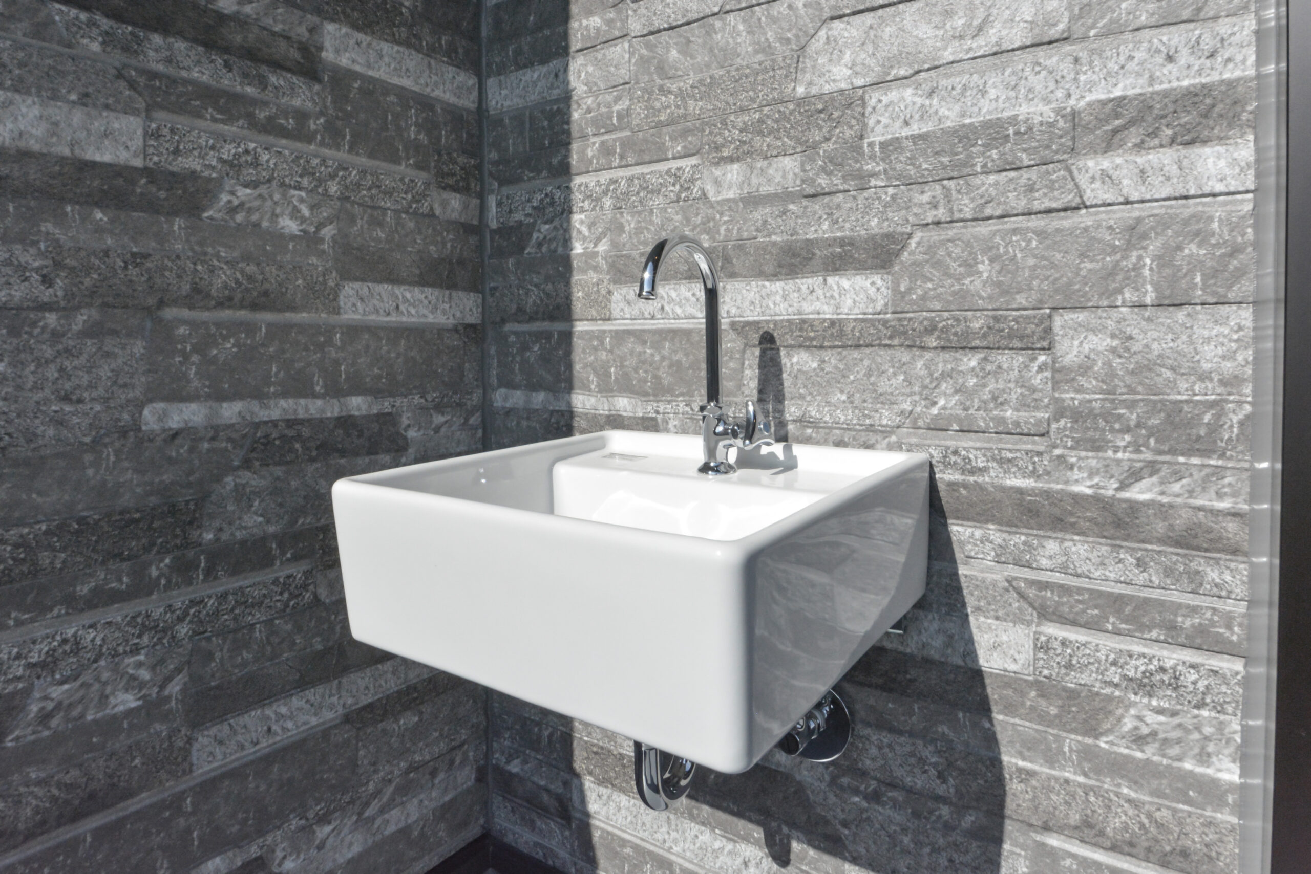 【バルコニー】
2階・3階ともにバルコニーには水栓が設けられています。
お掃除の時などに便利ですね！