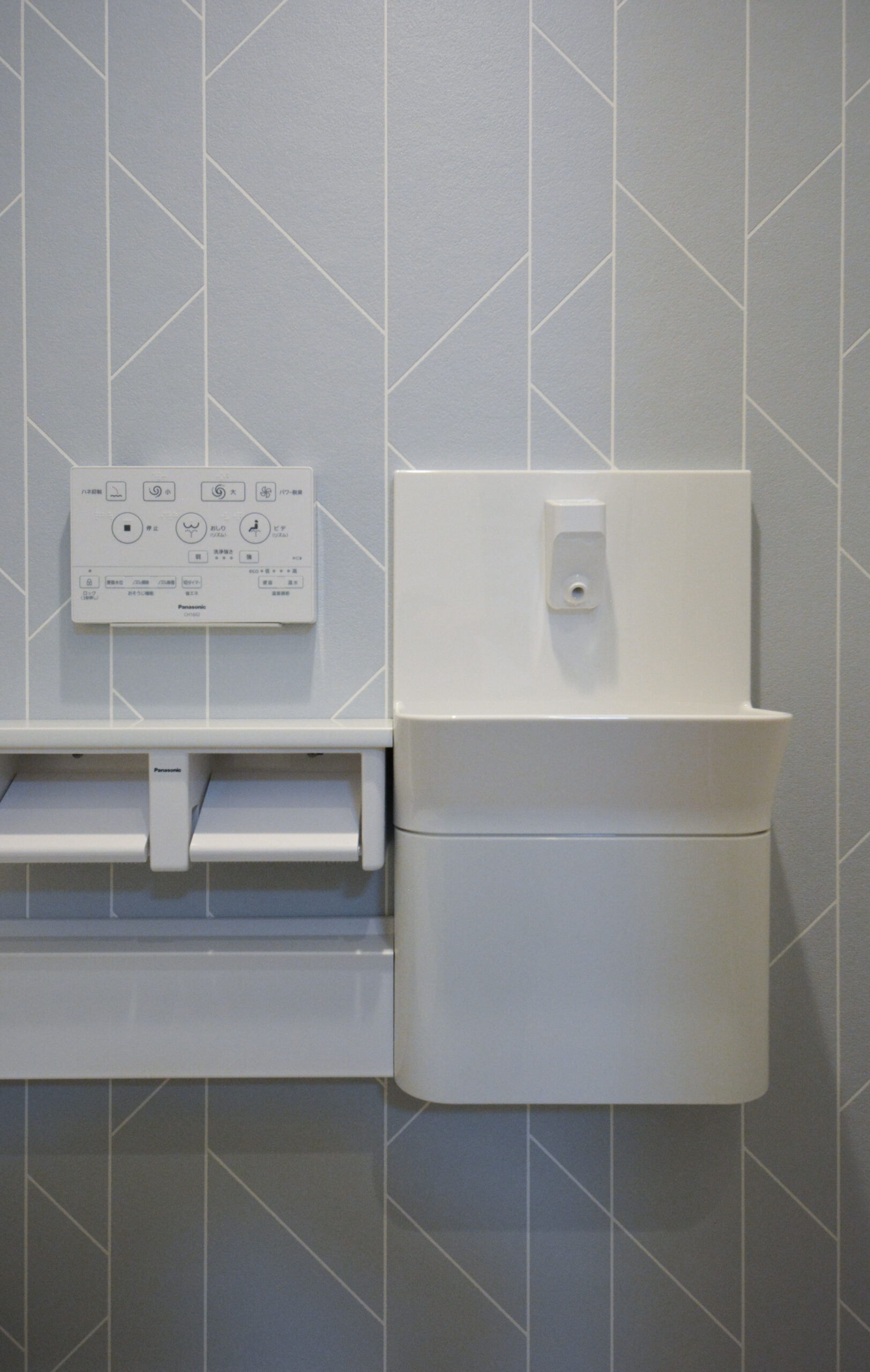 【2階トイレ】
手洗付き