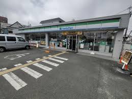 ファミリーマート楠葉中町店