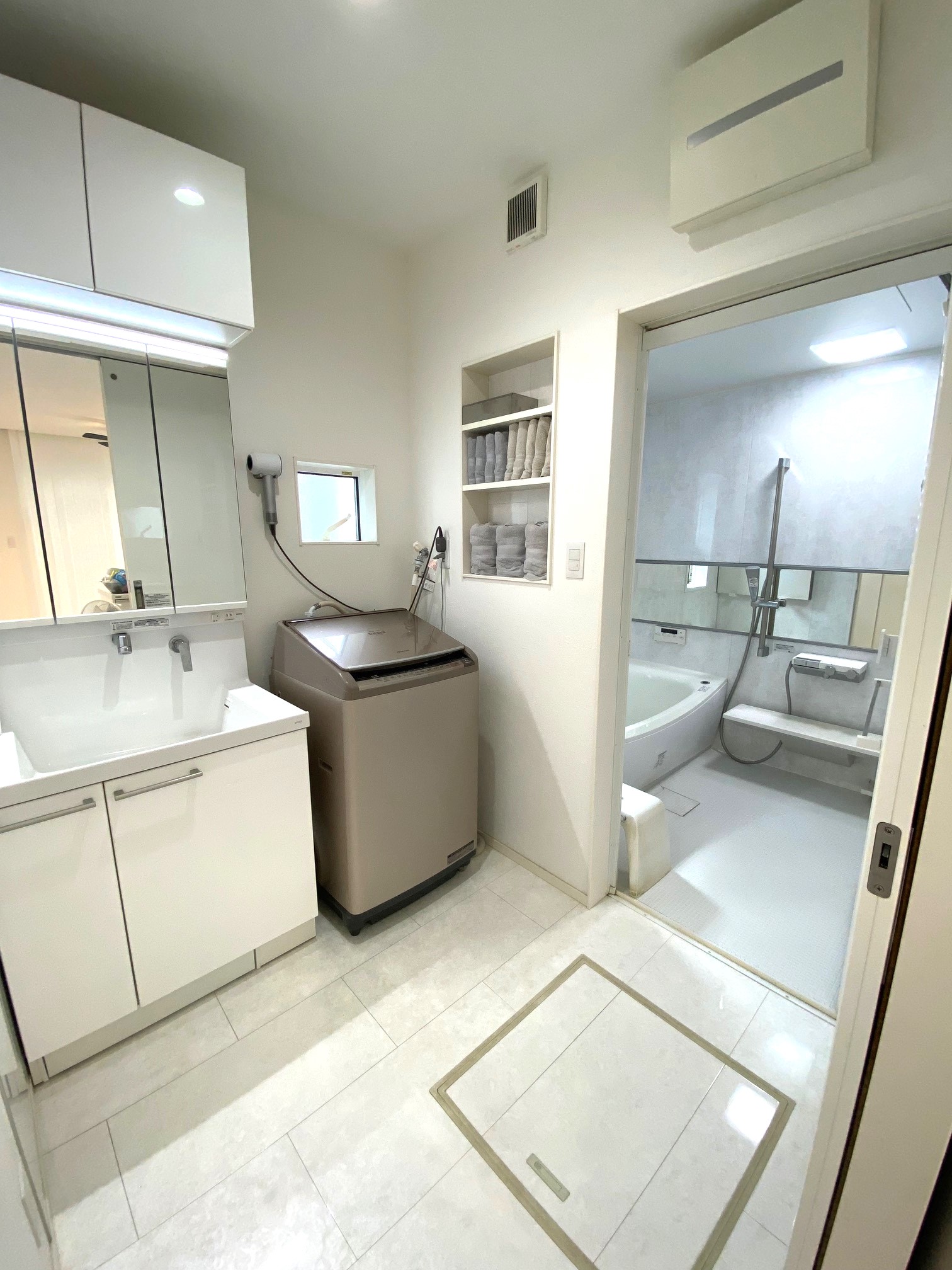 枚方市杉山手一丁目　中古戸建　洗面脱衣所