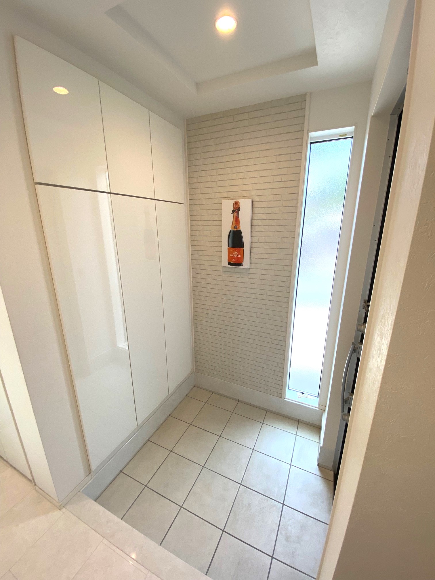 枚方市杉山手一丁目　中古戸建　玄関