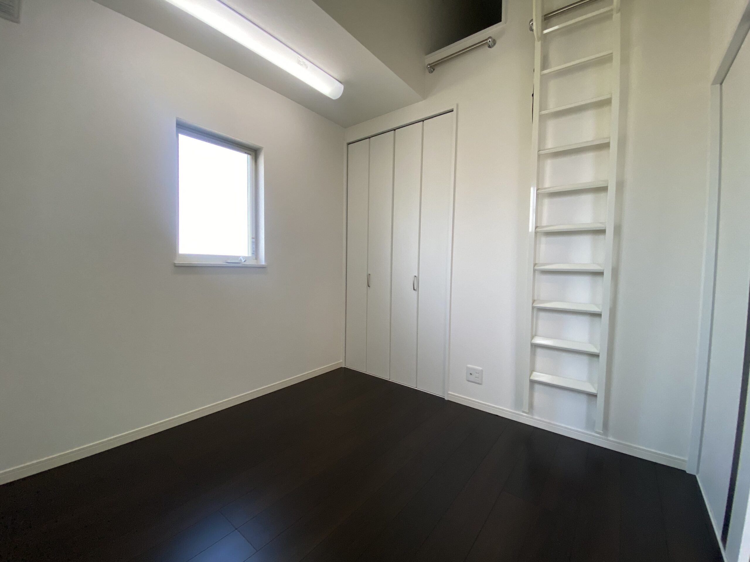 中宮西之町　中古戸建　ロフト付き洋室