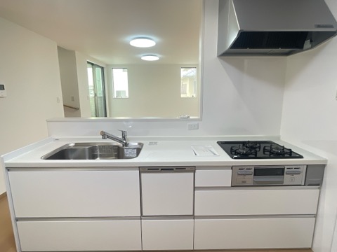 枚方市茄子作北町　中古戸建　キッチン