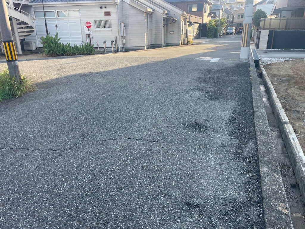 堺市北区中百舌鳥一丁　建築条件付き売土地　前面道路