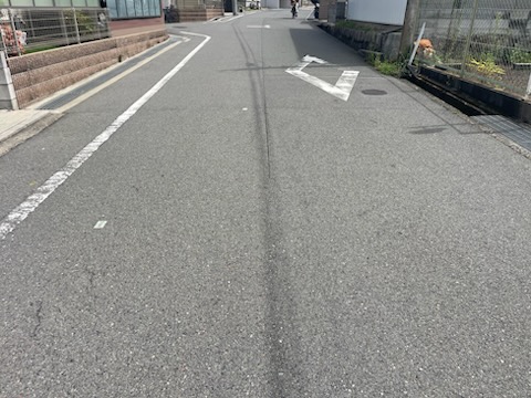 交野市郡津二丁目　中古戸建　前面道路