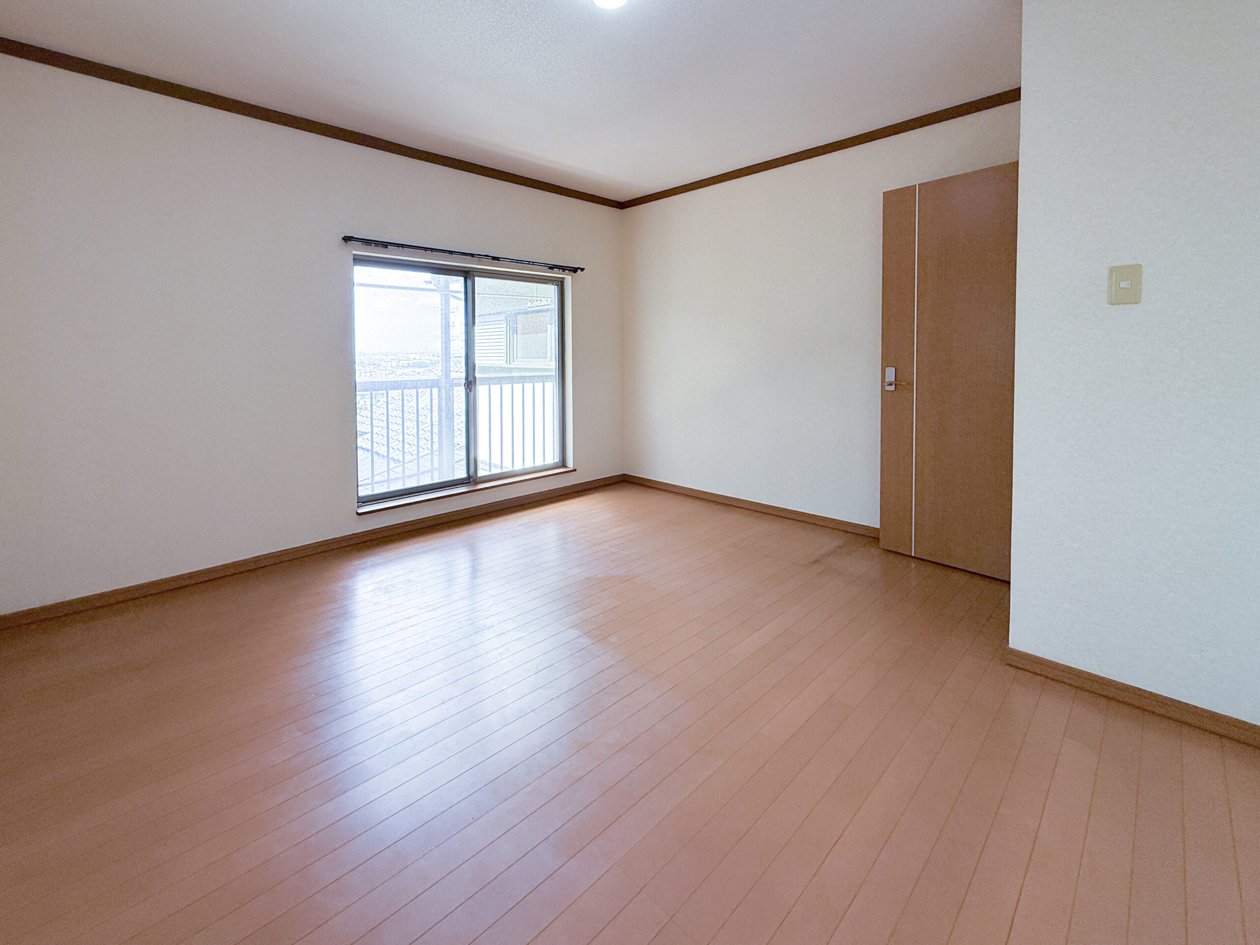 枚方市南中振一丁目　中古戸建　洋室