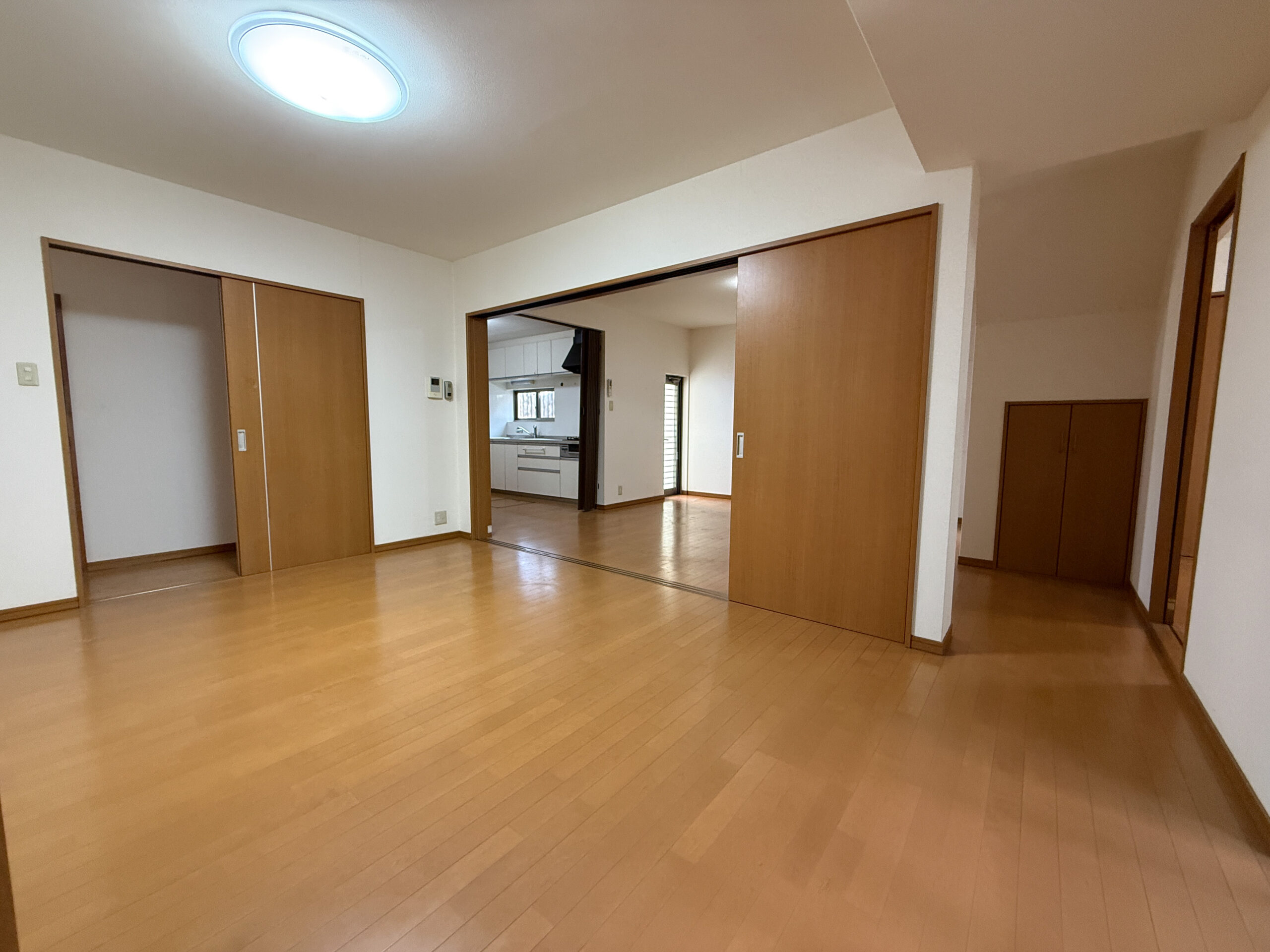 枚方市南中振一丁目　中古戸建　LDK