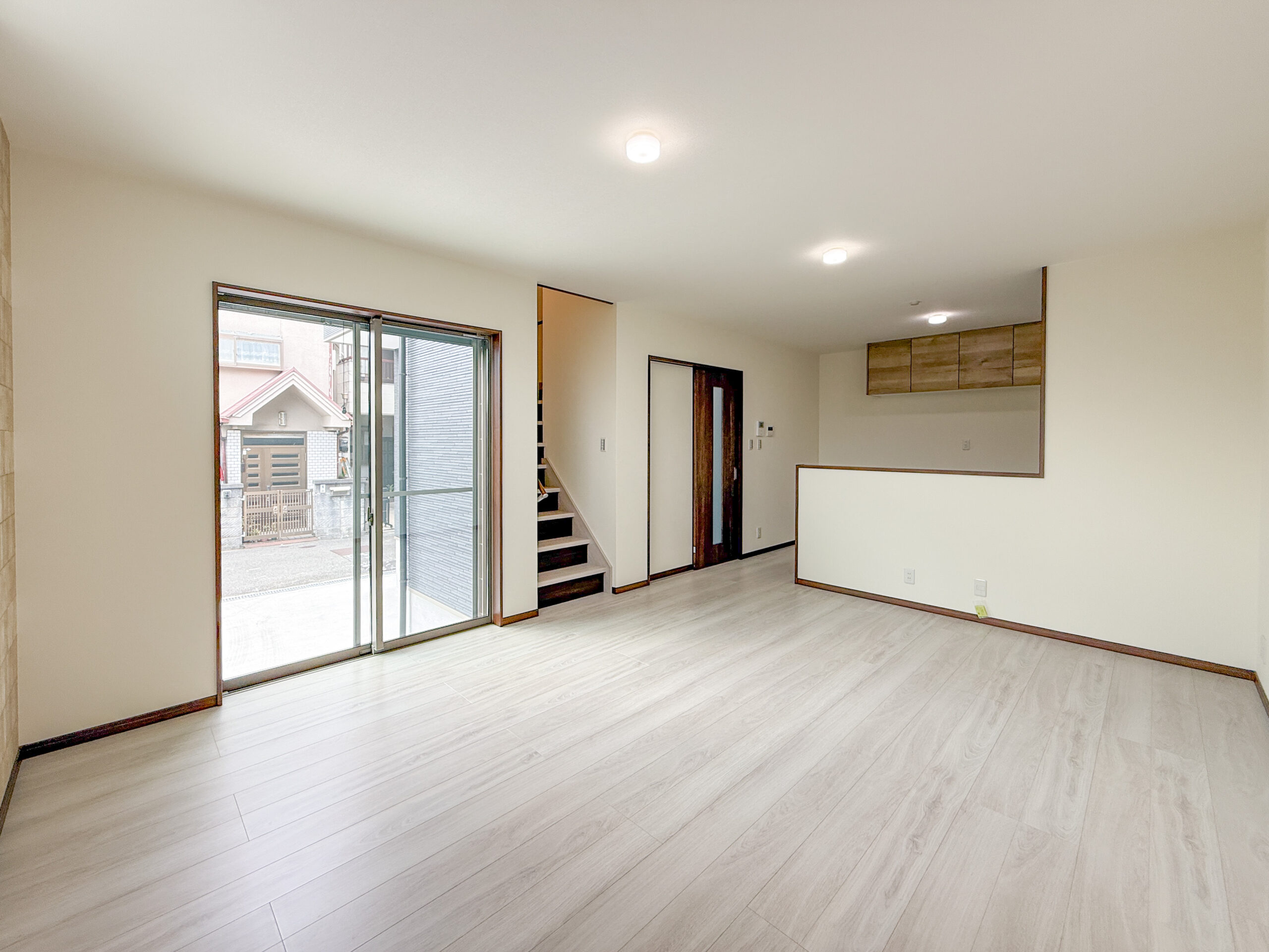 枚方市春日東町2丁目　新築戸建　LDK