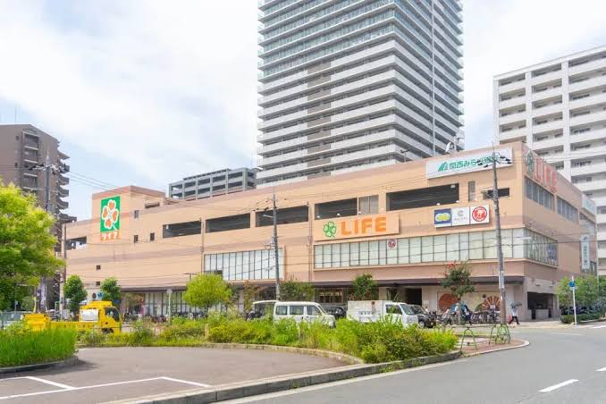 ライフ香里園店
